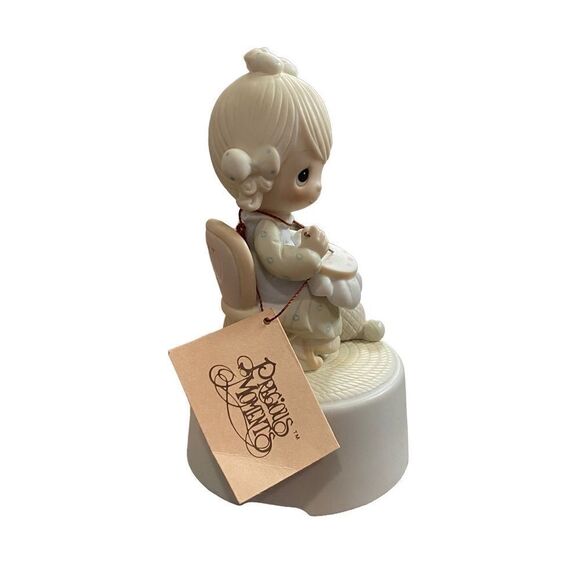 Precious Moments Mother Sew Dear Vintage Musical Porcelain Figurine - Picture 3 of 6
